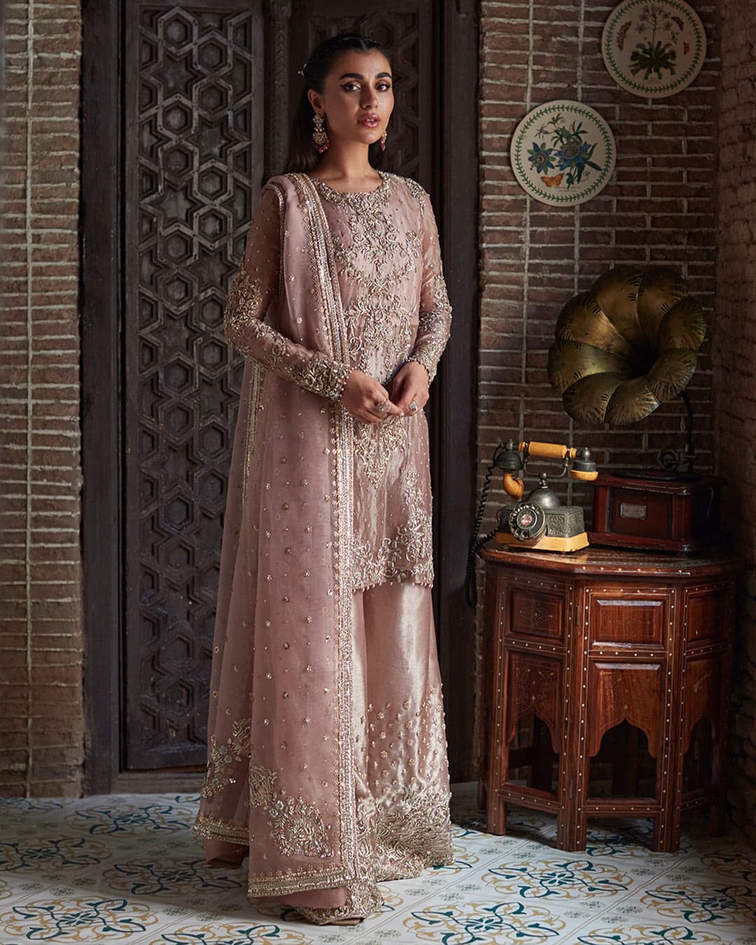 Faiza Saqlain 'Samo' tissue formal